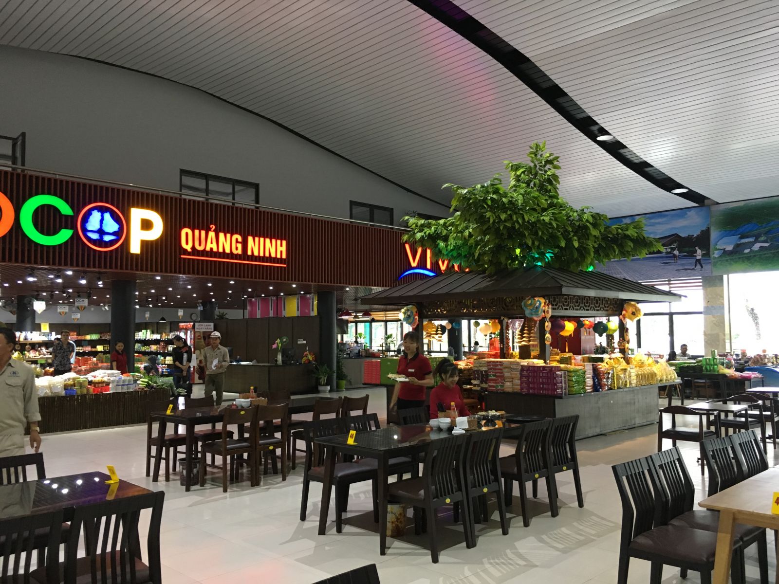 Trạm dừng nghỉ và giới thiệu sản phẩm du lịch Quảnh Ninh 